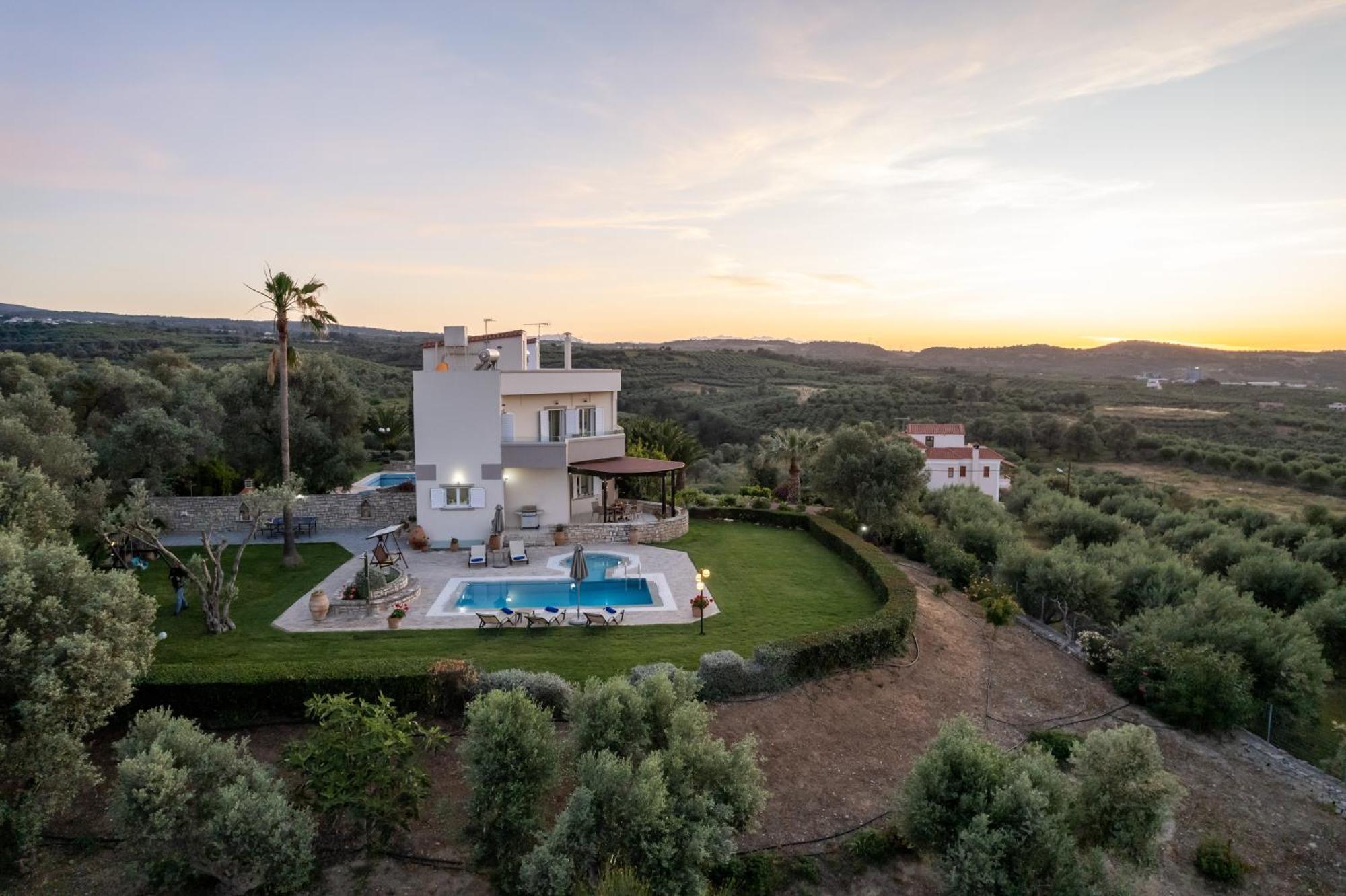 Villa Elisabeth Perama  Exterior foto